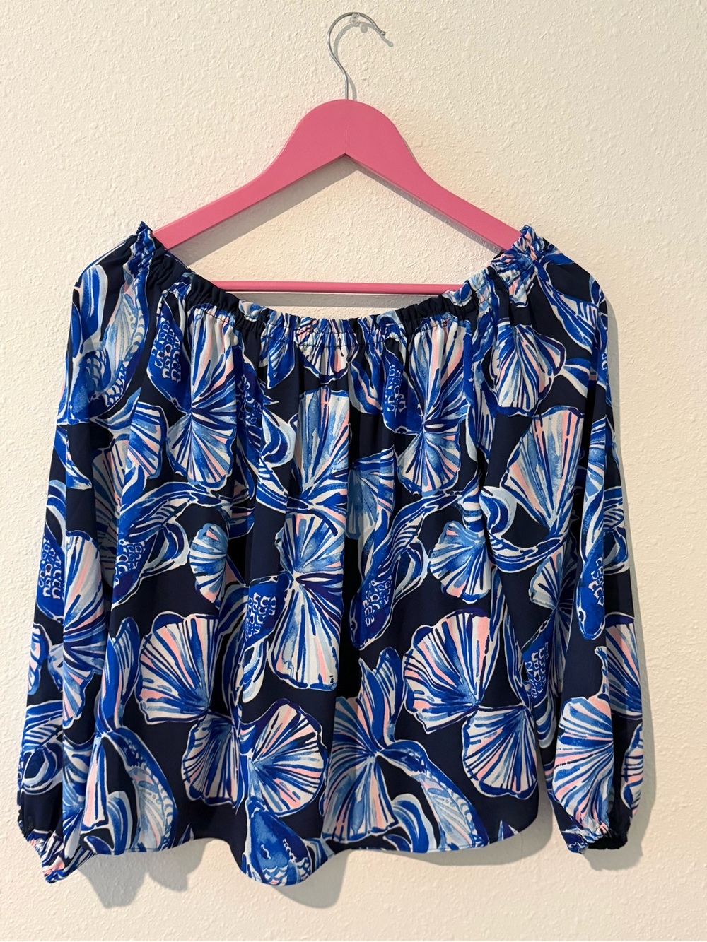 Lilly Pulitzer Womens Shirt  Blue Leaf Lou Lou Off The Shoulder
Size SMALL